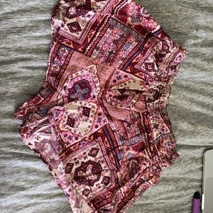 Flowy Hollister shorts
